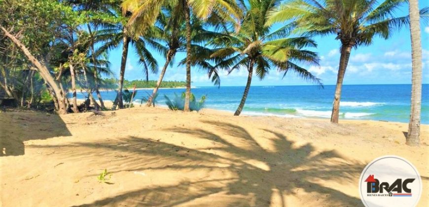 Hermosa Playa en Venta La Vacama