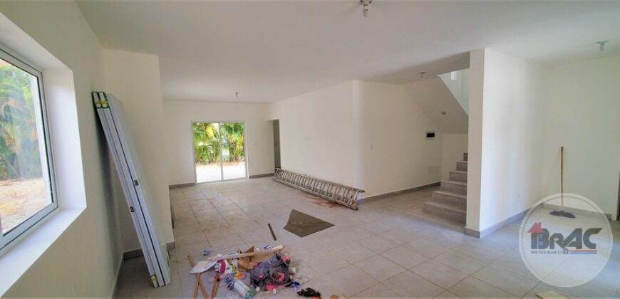Se Vende Villa de 2 Niveles Residencial Quinto (5to) Centenario