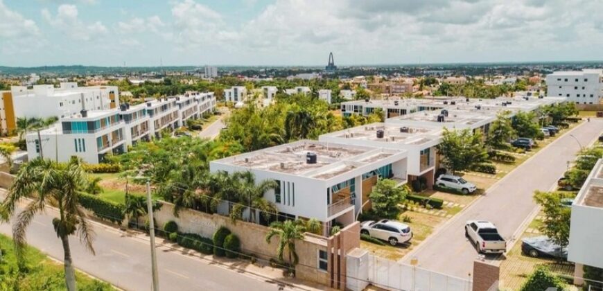 Apartamentos en Las Colinas Town House