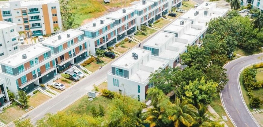 Apartamento en Venta en Las Colinas Town House 2, Higüey | BRAC